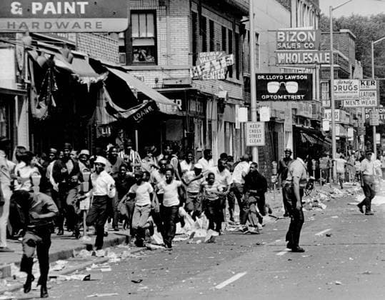 Archivbilder der Woche KW19 July 23, 1967, Michigan, USA: The streets of Detroit during the 1967 riot. Michigan USA - ZUMAf31_ 19670723_zaf_f31_005 Copyright: xTonyxSpinax