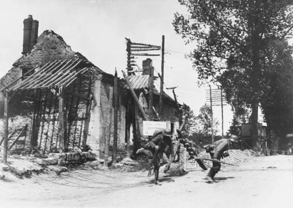 RECORD DATE NOT STATED Pont Arcy WWI German soldiers in Pont Arcy in Aisne, France during World War I Date: June 1918  Copyright: Copyrightx(c)Geminix2023.xCredit:xGemini 10297922