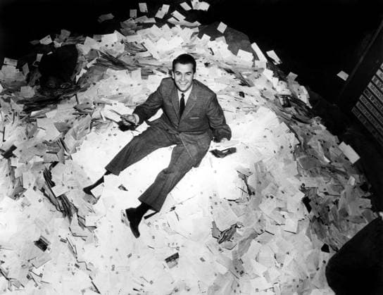Archivbilder der Woche KW19 Dick Clark, with fan mail, 1950sPBDDICL EC011 PUBLICATIONXNOTxINxCANxCHNxFRAxITAxJPNxNORxPOLxRUSxESPxUKxUSA Copyright: xx PBDDICL EC011 PBDDICL_EC011_H