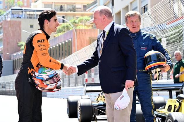 Entertainment Themen der Woche KW19 Patrick Dempsey, Prince Albert II of Monaco and in the pits of the14th Historic Monaco Grand Prix Gabriele Bortoleto, Prince Albert II of Monaco and Thierry Boutsen at the Ayrton Senna tribute day during the 14th Historic Monaco Grand Prix, May 11, 2024 During this second day of Grand Prix, l?Automobile Club de Monaco, in close liaison with l?Instituto Ayrton Senna, the Lotus HÃ ritage and the McLaren Academy organized a very special parade in honor of the great Brazilian champion Bruno Bebert Bestimage 14th Grand Prix Historique de Monaco, on May 11, 2024 Monaco Monaco  Copyright: xBrunoxBebertx xBestimagexBrunoxBebertx xBestimagex