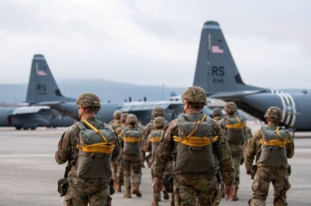 RECORD DATE NOT STATED U.S. Army Soldiers from the 173rd Airborne Brigade walk to a C-130J Super Hercules aircraft before a static-line jump at Ramstein Air Base, Germany, Feb. 13, 2024. Over 200 paratroopers from the U.S. Army, U.S. Air Force and the German Army trained alongside the 86th Airlift Wing. Air Force Copyright: xpiemagsx piemagsdvidsfeb24032024-7868 !ACHTUNG AUFNAHMEDATUM GESCHÄTZT!