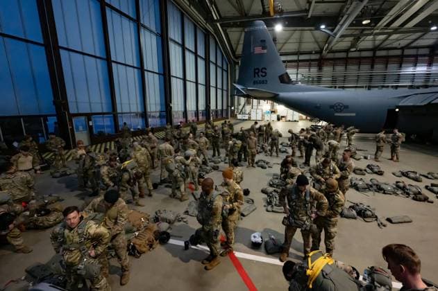 RECORD DATE NOT STATED U.S. Air Force Airmen from the 435th Contingency Response Group prepare for a static-line jump out of a U.S. Air Force C-130J Super Hercules aircraft at Ramstein Air Base, Germany, Feb. 13, 2024. The 435th CRG participated in joint training with the 86th Airlift Wing, 173rd Airborne Brigade and German army paratroopers to practice their airlift and contingency response capabilities. Air Force Copyright: xpiemagsx piemagsdvidsfeb24032024-7884 !ACHTUNG AUFNAHMEDATUM GESCHÄTZT!