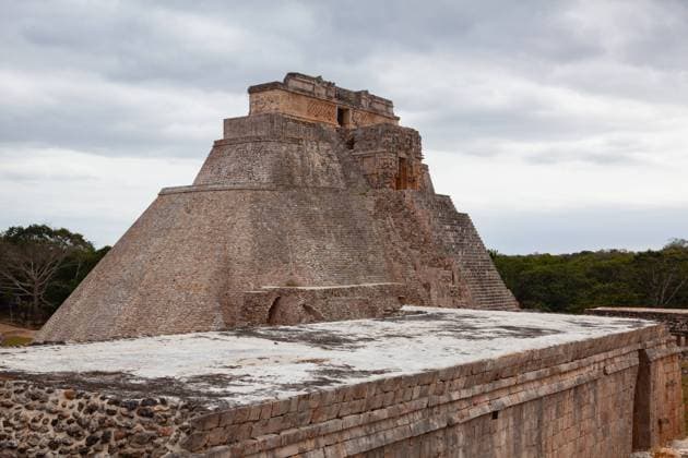 The Pyramid of the Magician is Uxmal Uxmal, Yucatan, Mexico R_NTZW240510-1429365-01