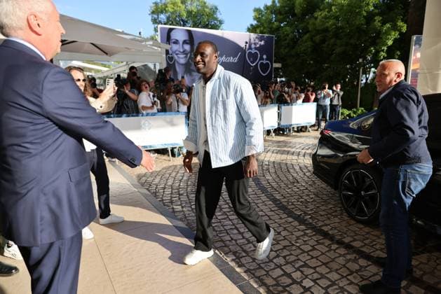 77e festival du film de Cannes PHOTOPQR NICE MATIN Sebastien Botella 13 05 2024 Arrivee du jury du 77e festival du film de Cannes devant lhotel Martinez de Cannes le lundi 13 mai 2024 OMAR SY Cannes Film Festival director arrives for a dinner with members of the jury at the Grand Hyatt Cannes Hotel Martinez, on the eve of the opening ceremony of the 77th edition of the Cannes Film Festival in Cannes, southern France, on May 13, 2024 France  Copyright: xPHOTOPQR NICExMATIN MAXPPPxSebastienxBotellax 20240513NIM3173 20240513NIM3173