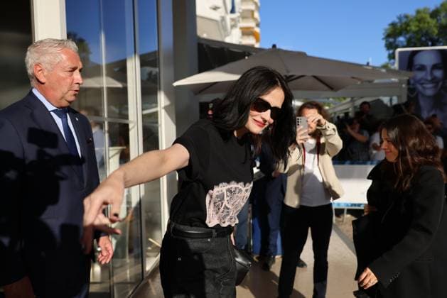 77e festival du film de Cannes PHOTOPQR NICE MATIN Sebastien Botella 13 05 2024 Arrivee du jury du 77e festival du film de Cannes devant lhotel Martinez de Cannes le lundi 13 mai 2024 EVA GREEN Cannes Film Festival director arrives for a dinner with members of the jury at the Grand Hyatt Cannes Hotel Martinez, on the eve of the opening ceremony of the 77th edition of the Cannes Film Festival in Cannes, southern France, on May 13, 2024 France  Copyright: xPHOTOPQR NICExMATIN MAXPPPxSebastienxBotellax 20240513NIM3176 20240513NIM3176