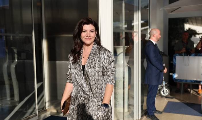 77e festival du film de Cannes PHOTOPQR NICE MATIN Sebastien Botella 13 05 2024 Arrivee du jury du 77e festival du film de Cannes devant lhotel Martinez de Cannes le lundi 13 mai 2024 Lily Gladstone Cannes Film Festival director arrives for a dinner with members of the jury at the Grand Hyatt Cannes Hotel Martinez, on the eve of the opening ceremony of the 77th edition of the Cannes Film Festival in Cannes, southern France, on May 13, 2024 France  Copyright: xPHOTOPQR NICExMATIN MAXPPPxSebastienxBotellax 20240513NIM3194 20240513NIM3194