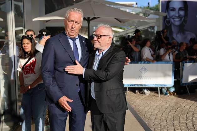 77e festival du film de Cannes PHOTOPQR NICE MATIN Sebastien Botella 13 05 2024 Arrivee du jury du 77e festival du film de Cannes devant lhotel Martinez de Cannes le lundi 13 mai 2024 Thierry Fremaux Cannes Film Festival director Thierry Fremaux arrives for a dinner with members of the jury at the Grand Hyatt Cannes Hotel Martinez, on the eve of the opening ceremony of the 77th edition of the Cannes Film Festival in Cannes, southern France, on May 13, 2024 France  Copyright: xPHOTOPQR NICExMATIN MAXPPPxSebastienxBotellax 20240513NIM3207 20240513NIM3207
