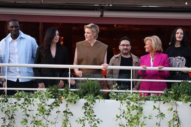 Cannes - Jury Dinner Ahead Of The Festival Opening Iris Knobloch, Thierry Fremaux, Omar Sy, Hirokazu Kore-eda, Ebru Ceylan, Nadine Labaki, Lily Gladstone, Greta Gerwig, Juan Antonio Bayona, Eva Green and Pierfrancesco Favino attend a dinner ahead of the 77th Cannes Film Festival on May 13, 2024 in Cannes, France. Photo by Shootpix ABACAPRESS.COM Cannes France Copyright: xShootpix ABACAx