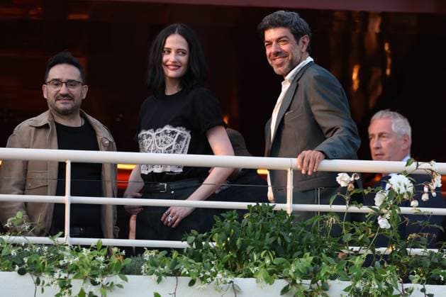 Cannes - Jury Dinner Ahead Of The Festival Opening Juan Antonio Bayona, Eva Green and Pierfrancesco Favino attend a dinner ahead of the 77th Cannes Film Festival on May 13, 2024 in Cannes, France. Photo by Shootpix ABACAPRESS.COM Cannes France  Copyright: xShootpix ABACAx