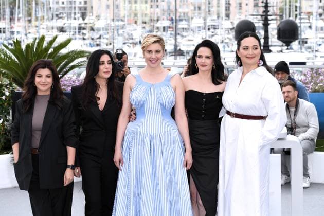 Cannes, 77th Cannes Film Festival 2024, Jury Photocall In the photo: Greta Gerwig, Ebru Ceylan, Nadine Labaki, Eva Green, Lily Gladstone  Copyright: xAlbertoxTerenghix xipa-agency.nex xPoolxPhotoxEventsx03x IPA_Agency_IPA46047422