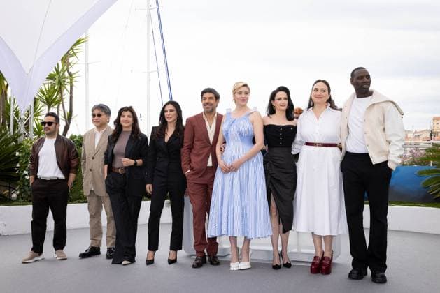 Cannes - Jury Photocall Jury Members Juan Antonio Bayona, Hirokazu Kore-eda, Ebru Ceylan, Nadine Labaki, Pierfrancesco Favino, President of the Jury Greta Gerwig, Eva Green, Lily Gladstone, and Omar Sy attend the jury photocall at the 77th annual Cannes Film Festival at Palais des Festivals on May 14, 2024 in Cannes, France. Photo by Shootpix ABACAPRESS.COM Cannes France  Copyright: xShootpix ABACAx