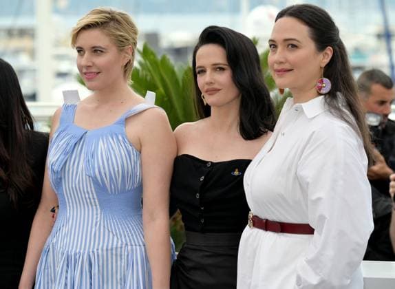 Cannes Jury photocall at 77th Festival de Cannes - Cannes, France CANNES, FRANCE. May 14, 2024: Greta Gerwig, Eva Green & Lily Gladstone at the Cannes Jury photocall at the 77th Festival de Cannes. Picture: Paul Smith Featureflash Cannes France  Copyright: xPaulxSmithx xFeatureflashx