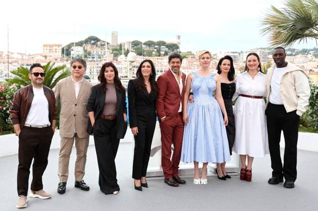Juan Antonio Bayona, Hirokazu Kore eda, Ebru Ceylan, Nadine Labaki, Pierfrancesco Favino, Greta Gerwig, Eva Green, Lily Gladstone and Omar Sy at the International Jury Photocall at the Festival de Cannes 2024 77 Cannes International Film Festival at the Palais des Festivals Cannes, 14 05 2024 Foto:xD.xBedrosianx xFuturexImagex jury_4510