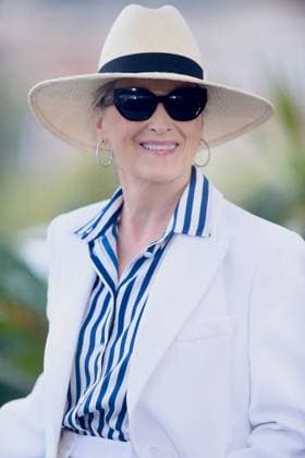 Cannes - Meryl Streep Photocall Meryl Streep attends a photocall as she receives an honorary Palme d Or at the 77th annual Cannes Film Festival at Palais des Festivals on May 14, 2024 in Cannes, France . Photo by Franck Castel ABACAPRESS.COM Cannes France  Copyright: xCastelxFranck ABACAx