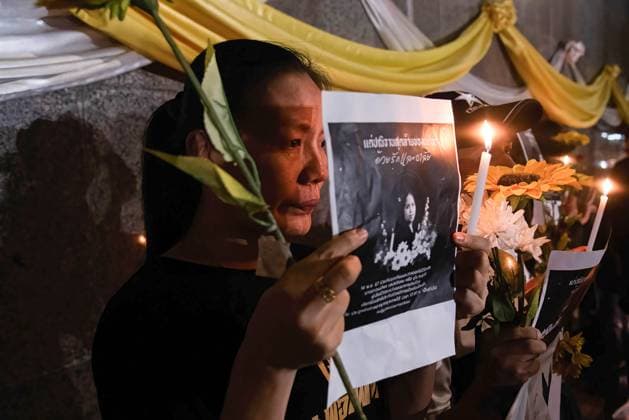 May 14, 2024, Bangkok, Thailand: A pro-democracy protester seen crying during mourning ceremony for Netiporn Sanesangkhom ,a Thai political activist, outside The Southern Bangkok Criminal Court. Thai political activist Netiporn Sanesangkhom also know as Bung Thaluwang , a 28-years-old pro-democracy activist who was charged with Lese Majeste law has passed away by cardiac arrest at Thammasart University Hospital on May 14, 2024 after hunger strike in prison since January 27,2024. Bangkok Thailand - ZUMAs197 20240514_aaa_s197_073 Copyright: xPeeraponxBoonyakiatx