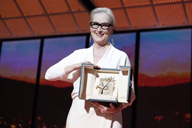 Annual Cannes Film Festival - Opening Ceremony - Cannes Meryl Streep receives the Honorary Palme D?Or Award on stage during the opening ceremony at the 77th annual Cannes Film Festival at Palais des Festivals on May 14, 2024 in Cannes, France. Photo by David NIVIERE ABACAPRESS.COM CANNES France  Copyright: xNivierexDavid ABACAPRESS.COMx