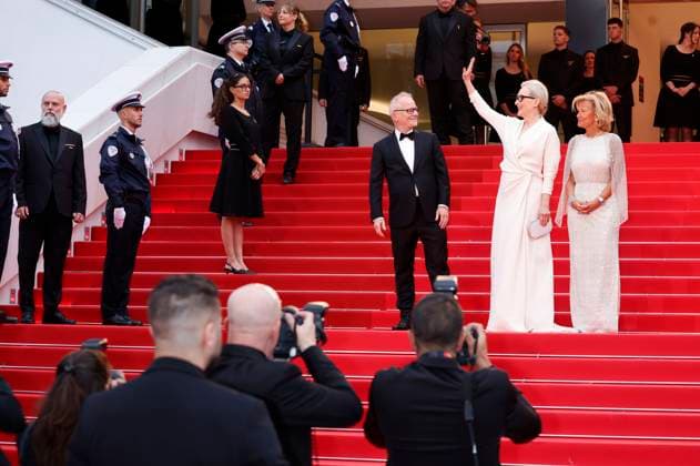 Thierry Fremaux, Meryl Streep and Iris Knobloch at the Opening Ceremony with the premiere of the feature film Le deuxieme acte The Second Act at the Festival de Cannes 2024 77 Cannes International Film Festival at the Palais des Festivals Cannes, 14 05 2024 Foto:xD.xBedrosianx xFuturexImagex opening_4679