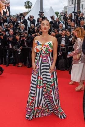 Festival de Cannes Premiere Le Deuxieme Acte Janina Uhse at the opening of the 77 Cannes Film Festival at the Palais de Festival and the premiere Le Deuxieme Acte The Second Act on 14 05 2024 in Cannes Copyright: xEventpressxKochanx