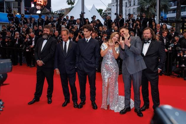 Festival de Cannes Premiere Le Deuxieme Acte Quentin Dupieux, Vincent Lindon, Louis Garrel, LÃ a Seydoux, Raphael Quenard and Manuel Guillot at the opening of the 77 Cannes Film Festival at the Palais de Festival and the premiere Le Deuxieme Acte The Second Act on 14 05 2024 in Cannes Copyright: xEventpressxKochanx