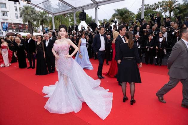 Cannes - Opening Ceremony Arrivals Guest attends Le Deuxieme Acte ( The Second Act ) Screening & opening ceremony red carpet at the 77th annual Cannes Film Festival at Palais des Festivals on May 14, 2024 in Cannes, France. Photo by Shootpix ABACAPRESS.COM Cannes France  Copyright: xShootpix ABACAx
