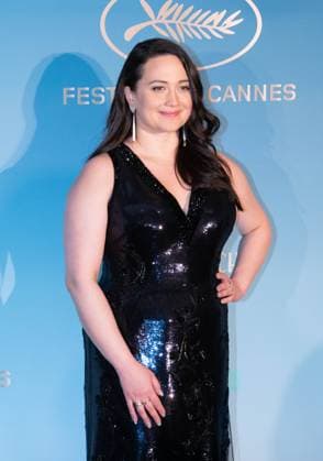 Photocall au diner officiel douverture du 77e Festival de Cannes 77th International Cannes Film Festival Photocall at official Dinner 304917 2024 05 14 Gladstone, Lily  Copyright: xAnthonyxCarrelx xStarfacex STAR_304917_032