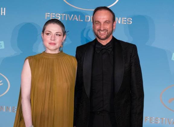 Photocall au diner officiel douverture du 77e Festival de Cannes 77th International Cannes Film Festival Photocall at official Dinner 304917 2024 05 14 Ferracci, Michel Dequenne, Emilie  Copyright: xAnthonyxCarrelx xStarfacex STAR_304917_077