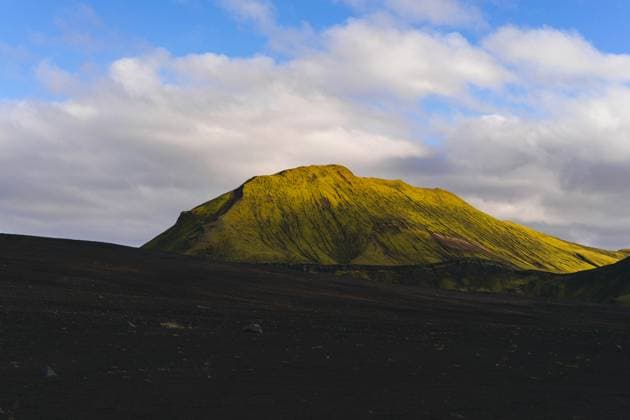 Creative Highlights World Scenic view of mountain against clear sky. Reykjavík, Reykjavíkurborg, Iceland R_YUKI240514-1433648-01