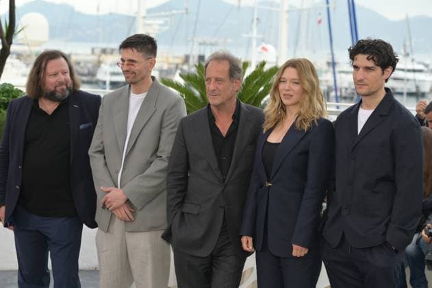 Internationale Filmfestspiele von Cannes, La deuxieme acte Photocall The Second Act photocall at 77th Festival de Cannes - Cannes, France CANNES, FRANCE. May 15, 2024: Manuel Guillot, Raphael Quenard, Vincent LIndon, Lea Seydoux & Louis Garrel at The Second Act photocall at the 77th Festival de Cannes. Picture: Paul Smith Featureflash Cannes France  Copyright: xPaulxSmithx xFeatureflashx