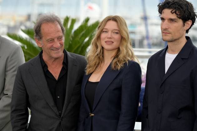Internationale Filmfestspiele von Cannes, La deuxieme acte Photocall The Second Act photocall at 77th Festival de Cannes - Cannes, France CANNES, FRANCE. May 15, 2024: Vincent LIndon, Lea Seydoux & Louis Garrel at The Second Act photocall at the 77th Festival de Cannes. Picture: Paul Smith Featureflash Cannes France  Copyright: xPaulxSmithx xFeatureflashx
