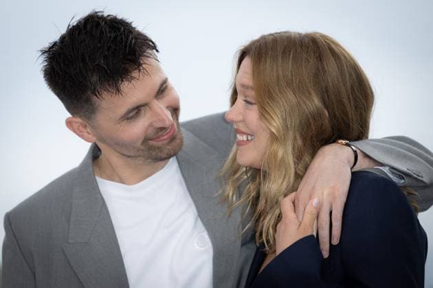Internationale Filmfestspiele von Cannes, La deuxieme acte Photocall Cannes - Le Deuxieme Acte (The Second Act) Photocall LÃ a Seydoux, RaphaÃ«l Quenard attend the Le Deuxieme Act (The Second Act) Photocall at the 77th annual Cannes Film Festival at Palais des Festivals on May 15, 2024 in Cannes, France. Photo by Shootpix ABACAPRESS.COM Cannes France  Copyright: xShootpix ABACAx