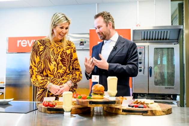 Entertainment Themen der Woche KW20 Wageningen, the netherlands, 15-05-2024 Queen Maxima during a working visit to Foodvalley in Wageningen. The Foodvalley organization guides companies involved in the transition to a sustainable food system Credit: NLBeeld Patrick van Emst *** Wageningen, the netherlands, 15 05 2024 Queen Maxima during a working visit to Foodvalley in Wageningen The Foodvalley organization guides companies involved in the transition to a sustainable food system Credit NLBeeld Patrick van Emst  Copyright: xAllxrightsxreserved NLBeeld PatrickxvanxEmstx NLBeeld PatrickxvanxEmstx