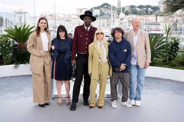 Annual Cannes Film Festival - Camera d Or Photocall - Cannes DN Jury members Zoe Wittock, Nathalie Chifflet, President of the Jury Camera D or Baloji, President of the Jury Camera D or Emmanuelle Beart, Gilles Porte and Pascal Buron attend a photocall for the Camera D Or jury during the 77th Cannes Film Festival at the Palais des Festivals on May 15, 2024 in Cannes, France. Photo by David NIVIERE ABACAPRESS.COM CANNES France  Copyright: xNivierexDavid ABACAPRESS.COMx