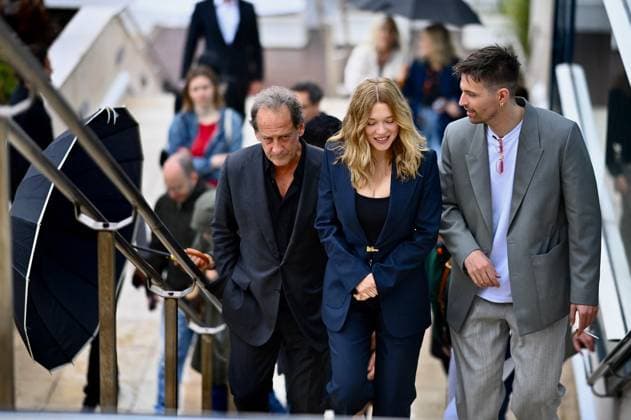Cannes - The Second Act Photocall Raphael Quenard, Lea Seydoux and Louis Garrel, Vincent Lindon attend the Le Deuxieme Act The Second Act Photocall at the 77th annual Cannes Film Festival at Palais des Festivals on May 15, 2024 in Cannes, France. Photo by Franck Castell ABACAPRESS.COM Cannes France  Copyright: xCastelxFranck ABACAx