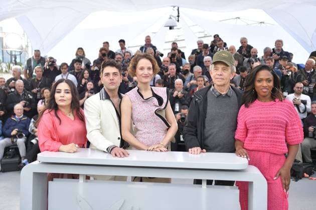 Cannes Le Deuxieme Acte Photocall Asmae El Moudir, Xavier Dolan, Vicky Krieps, Todd McCarthy and Maimouna Doucoure attending the Un Certain Regard Jury Photocall as part of the 77th Cannes International Film Festival in Cannes, France on May 15, 2024. Photo by Aurore Marechal ABACAPRESS.COM Cannes France  Copyright: xMarechalxAurore ABACAx
