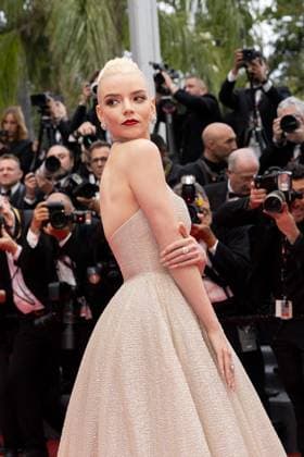 B Monte des marches du film Furiosa A Mad Max Saga lors du 77eme Festival International du Film de Cannes Anya Taylor Joy MontÃ e des marches du film Â Furiosa A Mad Max Saga Â pour la cÃ?rÃ monie d?ouverture du 77eme Festival International du Film de Cannes, au Palais des Festivals Ã Cannes On may 15th 2024 Olivier Borde Bestimage Red carpet of the movie Â Furiosa A Mad Max Saga Â for the opening of the 77th Cannes International Film Festival at the Palais des Festivals in Cannes, France On may 15th 2024 Cannes France  Copyright: xOLIVIERxBORDEx xBESTIMAGExOLIVIERxBORDEx xBESTIMAGEx