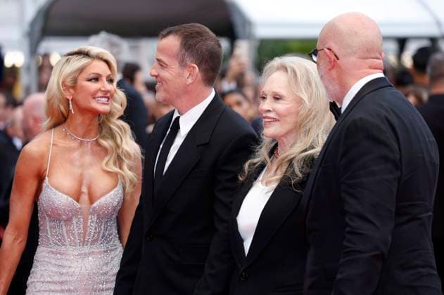 McKinzie Roth, Liam Dunaway O Neill, Faye Dunaway and Laurent Bouzereau at the premiere of the feature film Furiosa A Mad Max Saga at the Festival de Cannes 2024 77 Cannes International Film Festival at the Palais des Festivals Cannes, 15 05 2024 Foto:xD.xBedrosianx xFuturexImagex furiosa_4647