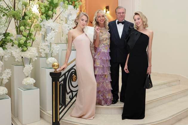 Cannes - Prince Charles of Bourbon And Family At Carlton Hotel HRH Prince Charles of Bourbon Sicily with his wife Camilla Crociani and their daugthers Princess Maria Carolina (left), Princess Maria Chiara (right) pose at Carlton Hotel before going to gala during 77th Cannes Film Festival in Cannes, France on May 15, 2024. Photo by Marco Piovanotto ABACAPRESS.COM Cannes France  Copyright: xPiovanottoxMarco ABACAx