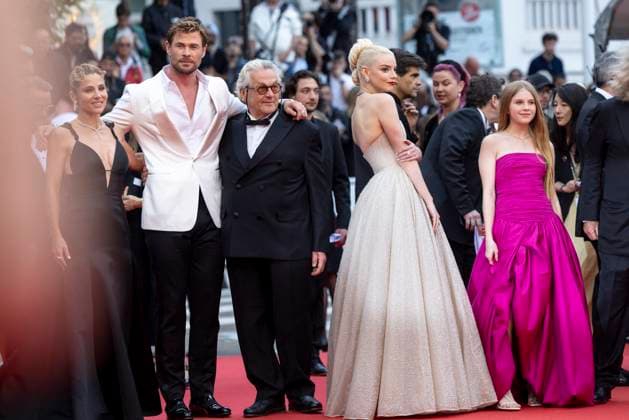 B MontÃ e des marches du film Â Furiosa A Mad Max Saga Â lors du 77eme Festival International du Film de Cannes Elsa Pataky et son mari Chris Hemsworth, George Miller, Anya Taylor Joy, Alyla Browne MontÃ e des marches du film Â Furiosa A Mad Max Saga Â pour la cÃ?rÃ monie d?urée du 77eme Festival International du Film de Cannes, au Palais des Festivals Ã Cannes On may 15th 2024 Olivier Borde Bestimage Red carpet of the movie Â Furiosa A Mad Max Saga Â for the opening of the 77th Cannes International Film Festival at the Palais des Festivals in Cannes, France On may 15th 2024 Cannes France  Copyright: xOLIVIERxBORDEx xBESTIMAGExOLIVIERxBORDEx xBESTIMAGEx
