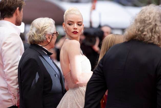 B MontÃ e des marches du film Â Furiosa A Mad Max Saga Â lors du 77eme Festival International du Film de Cannes Anya Taylor Joy MontÃ e des marches du film Â Furiosa A Mad Max Saga Â pour la cÃ?rÃ monie d?ouverture du 77eme Festival International du Film de Cannes, au Palais des Festivals Ã Cannes On may 15th 2024 Olivier Borde Bestimage Red carpet of the movie Â Furiosa A Mad Max Saga Â for the opening of the 77th Cannes International Film Festival at the Palais des Festivals in Cannes, France On may 15th 2024 Cannes France  Copyright: xOLIVIERxBORDEx xBESTIMAGExOLIVIERxBORDEx xBESTIMAGEx