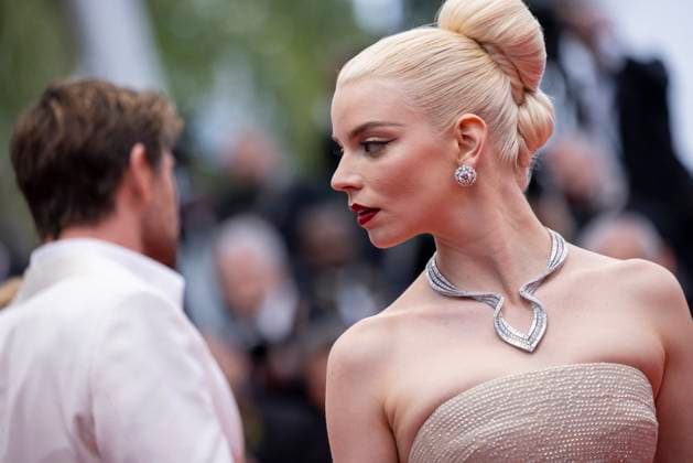 B MontÃ e des marches du film Â Furiosa A Mad Max Saga Â lors du 77eme Festival International du Film de Cannes Anya Taylor Joy MontÃ e des marches du film Â Furiosa A Mad Max Saga Â pour la cÃ?rÃ monie d?ouverture du 77eme Festival International du Film de Cannes, au Palais des Festivals Ã Cannes On may 15th 2024 Olivier Borde Bestimage Red carpet of the movie Â Furiosa A Mad Max Saga Â for the opening of the 77th Cannes International Film Festival at the Palais des Festivals in Cannes, France On may 15th 2024 Cannes France  Copyright: xOLIVIERxBORDEx xBESTIMAGExOLIVIERxBORDEx xBESTIMAGEx