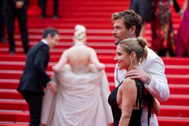 B MontÃ e des marches du film Â Furiosa A Mad Max Saga Â lors du 77eme Festival International du Film de Cannes Chris Hemsworth et sa femme Elsa Pataky MontÃ e des marches du film Â Furiosa A Mad Max Saga Â pour la cÃ?rÃ monie d?ouverture du 77eme Festival International du Film de Cannes, au Palais des Festivals Ã Cannes On may 15th 2024 Olivier Borde Bestimage Red carpet of the movie Â Furiosa A Mad Max Saga Â for the opening of the 77th Cannes International Film Festival at the Palais des Festivals in Cannes, France On may 15th 2024 Cannes France  Copyright: xOLIVIERxBORDEx xBESTIMAGExOLIVIERxBORDEx xBESTIMAGEx