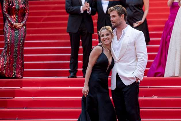 B MontÃ e des marches du film Â Furiosa A Mad Max Saga Â lors du 77eme Festival International du Film de Cannes Chris Hemsworth et sa femme Elsa Pataky MontÃ e des marches du film Â Furiosa A Mad Max Saga Â pour la cÃ?rÃ monie d?ouverture du 77eme Festival International du Film de Cannes, au Palais des Festivals Ã Cannes On may 15th 2024 Olivier Borde Bestimage Red carpet of the movie Â Furiosa A Mad Max Saga Â for the opening of the 77th Cannes International Film Festival at the Palais des Festivals in Cannes, France On may 15th 2024 Cannes France  Copyright: xOLIVIERxBORDEx xBESTIMAGExOLIVIERxBORDEx xBESTIMAGEx
