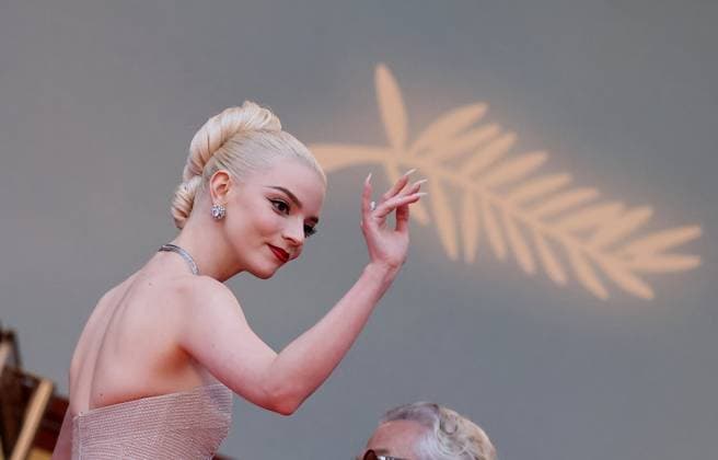 J MontÃ e des marches du film Â Furiosa A Mad Max Saga Â lors du 77eme Festival International du Film de Cannes Anya Taylor Joy MontÃ e des marches du film Â Furiosa A Mad Max Saga Â lors du 77eme Festival International du Film de Cannes, au Palais des Festivals Ã Cannes On may 15th 2024 Jacovides Moreau Bestimage Red carpet of the movie Â Furiosa A Mad Max Saga Â during the 77th Cannes International Film Festival at the Palais des Festivals in Cannes, France On may 15th 2024 Cannes France  Copyright: xJACOVIDES-MOREAUx xBESTIMAGExJACOVIDES-MOREAUx xBESTIMAGEx