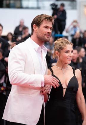 77eme Festival International du Film de Cannes MontÃ e des marches du film Furiosa A Mad Max Story 77th International Cannes Film Festival Red Carpet for Furiosa A Mad Max Story movie 304969 2024 05 15 Cannes France Pataky, Elsa Hemsworth, Chris  Copyright: xAnthonyxCarrelx xStarfacex STAR_304969_113