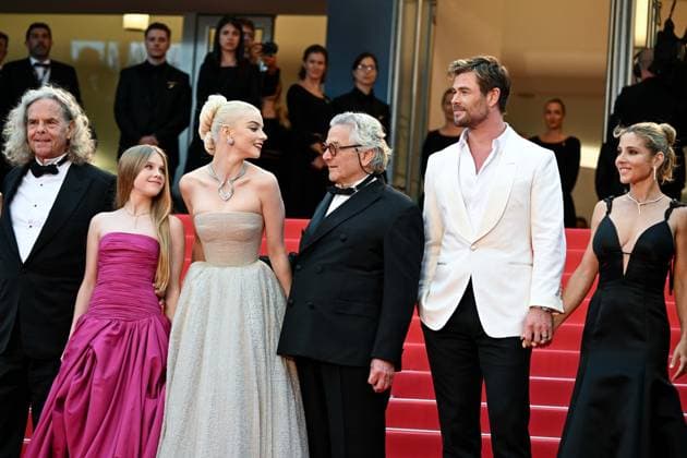 77eme Festival International du Film de Cannes MontÃ e des marches du Film Furiosa Mad Max Festival de Cannes 2024 77e Ã dition montee du film Furiosa Doug Mitchell, Alyla Browne, Anya Taylor Joy, George Miller, Chris Hemsworth, Elsa Pataky ,Tom Burke 304973 2024 05 15 Cannes France  Copyright: xLionelxGuericolas MPPx STAR_304973_213