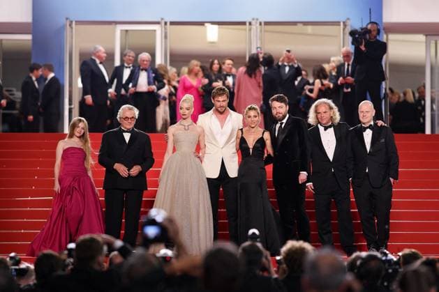 M Descente des marches du film Â Furiosa A Mad Max Saga Â lors du 77eme Festival International du Film de Cannes Alyla Browne, George Miller, Anya Taylor Joy, Chris Hemsworth et sa femme Elsa Pataky, Tom Burke, Doug Mitchell, Tom Holkenborg Descente des marches du film Â Furiosa A Mad Max Saga Â lors du 77eme Festival International du Film de Cannes, au Palais des Festivals Ã Cannes On may 15th 2024 Jacovides Moreau Bestimage People leaving the red carpet of the movie Â Furiosa A Mad Max Saga Â during the 77th Cannes International Film Festival at the Palais des Festivals in Cannes, France On may 15th 2024 Cannes France  Copyright: xJACOVIDES-MOREAUx xBESTIMAGExJACOVIDES-MOREAUx xBESTIMAGEx