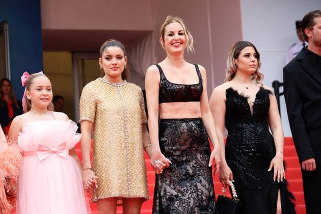 77eme Festival International du Film de Cannes MontÃ e des marches du Film Diamant Brut 77th International Cannes Film Festival Red Carpet of Diamant Brut movie 304974 2024 05 15 France Riedinger, Agathe Khebizi, Malou  Copyright: xIvankaxVoisinx xStarfacex STAR_304974_023