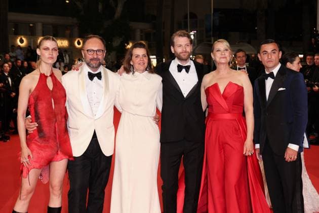 J MontÃ e des marches du film Â The girl with the needle La jeune femme Ã laiguille Â lors du 77eme Festival International du Film de Cannes Tessa Hoder, Mariusz Wlodarski, Malene Blenkov, Magnus von Horn, Trine Dyrholm, Besir Zeciri MontÃ e des marches du film Â The girl with the needle La jeune femme Ã laiguille Â lors du 77eme Festival International du Film de Cannes, au Palais des Festivals Ã Cannes On may 15th 2024 Jacovides Moreau Bestimage Red carpet of the movie Â The girl with the needle Â during the 77th Cannes International Film Festival at the Palais des Festivals in Cannes, France On may 15th 2024 Cannes France  Copyright: xJACOVIDES-MOREAUx xBESTIMAGExJACOVIDES-MOREAUx xBESTIMAGEx