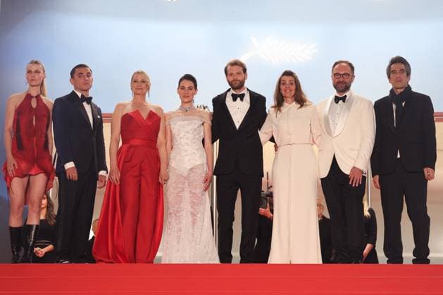 J MontÃ e des marches du film Â The girl with the needle La jeune femme Ã laiguille Â lors du 77eme Festival International du Film de Cannes Tessa Hoder, Besir Zeciri, Trine Dyrholm, Vic Carmen Sonne, Magnus von Horn, Malene Blenkov, Mariusz Wlodarski, guest MontÃ e des marches du film Â The girl with the needle La jeune femme Ã laiguille Â lors du 77eme Festival International du Film de Cannes, au Palais des Festivals Ã Cannes On may 15th 2024 Jacovides Moreau Bestimage Red carpet of the movie Â The girl with the needle Â during the 77th Cannes International Film Festival at the Palais des Festivals in Cannes, France On may 15th 2024 Cannes France  Copyright: xJACOVIDES-MOREAUx xBESTIMAGExJACOVIDES-MOREAUx xBESTIMAGEx