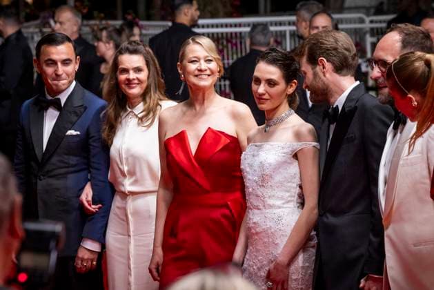 B MontÃ e des marches du film Â The girl with the needle La jeune femme Ã laiguille Â lors du 77eme Festival International du Film de Cannes Besir Zeciri, Malene Blenkov, Trine Dyrholm, Vic Carmen Sonne, Magnus von Horn, Mariusz Wlodarski Cannes France  Copyright: xOLIVIERxBORDEx xBESTIMAGExOLIVIERxBORDEx xBESTIMAGEx